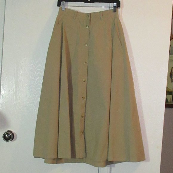 Lizsport Dresses & Skirts - Long Tan Full Skirt Size 6 LIZSPORT